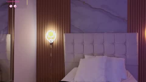 mia online show from September 10, 11:38 pm