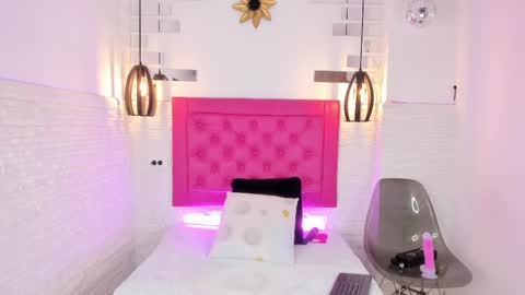 Mia Blonde online show from February 21, 7:32 pm