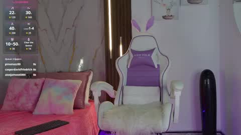 Mia Blonde online show from September 24, 8:30 pm