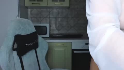 Mia online show from February 26, 9:50 pm