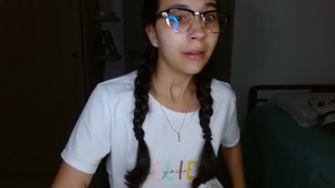 Mia online show from February 4, 4:15 am