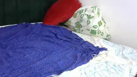 aishah petite online show from January 27, 6:52 pm