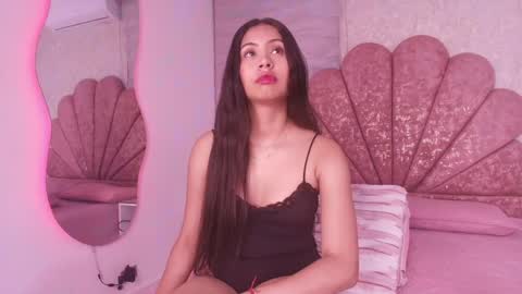 Mia  online show from April 22, 3:14 am