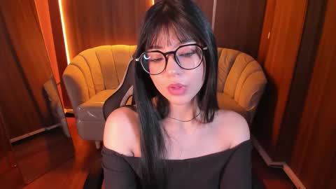 mia_collins_b online show from November 13, 2:38 pm