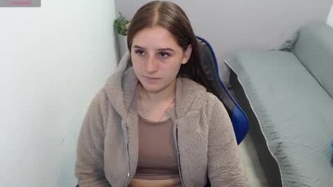 Mia online show from October 14, 1:35 pm