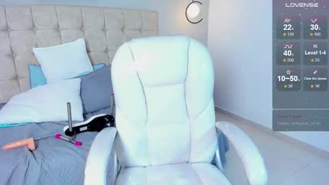 MIA help me get to 25 hands up online show from March 12, 11:07 pm