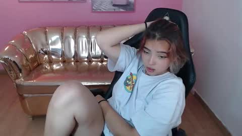 Mia online show from October 17, 2:42 pm