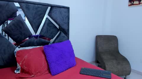 mia fox online show from December 2, 12:40 pm