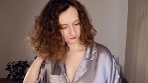 Mia  online show from January 29, 9:33 am