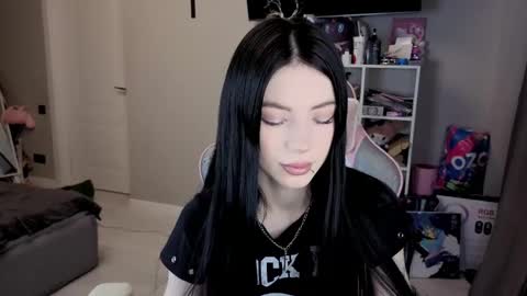 MIA HELP ME REACH 100 LIKES online show from February 26, 3:22 pm