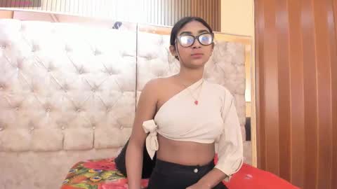 Mia.  online show from May 29, 11:08 am