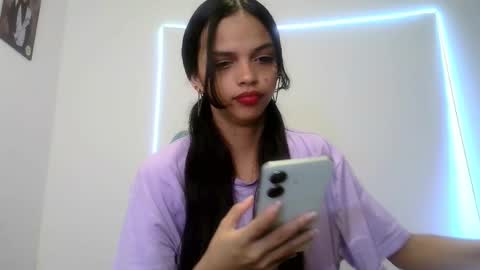 mia lucy 21 online show from October 6, 7:07 pm