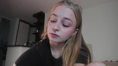 Mia here Appreciate your support online show from October 18, 4:10 pm