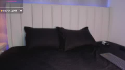 Mia online show from January 16, 4:30 am