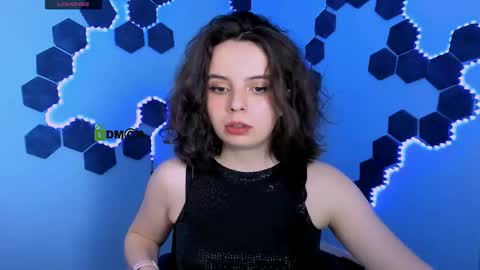 mia_mooon_ online show from April 30, 8:41 am
