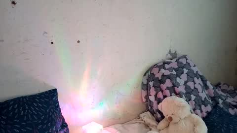 Mia online show from September 12, 1:51 pm