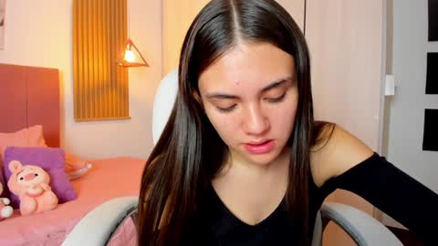 Mia Nevaeh - follow me online show from February 6, 9:17 pm