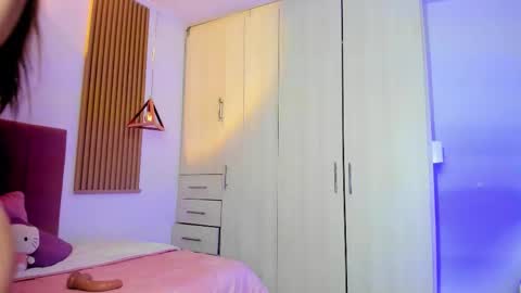 Mia Nevaeh - follow me online show from October 10, 9:09 pm