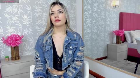 Mia online show from March 31, 12:16 pm