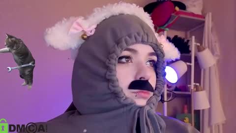 Mia online show from March 31, 2:22 am