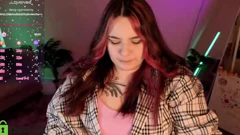 Mia online show from June 3, 1:07 am