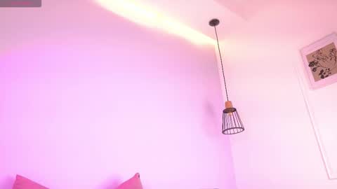 Mia Reeves online show from February 13, 6:53 pm