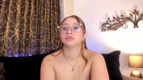 Mia  online show from February 26, 1:21 pm