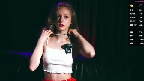 Mia online show from October 3, 3:28 pm