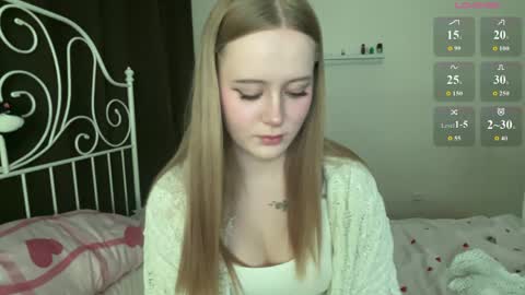 mia_wellis online show from April 23, 6:21 pm