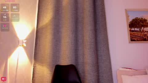 Mia White  online show from October 21, 1:15 pm