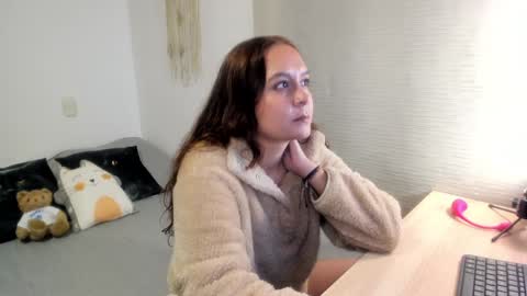 Mia   online show from January 4, 5:37 pm