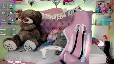 Mia online show from February 20, 10:43 pm