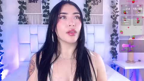 Mia online show from September 24, 11:42 am