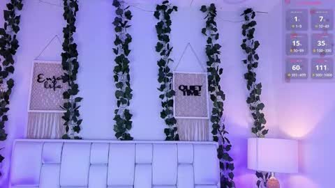 Mia online show from February 4, 11:35 am