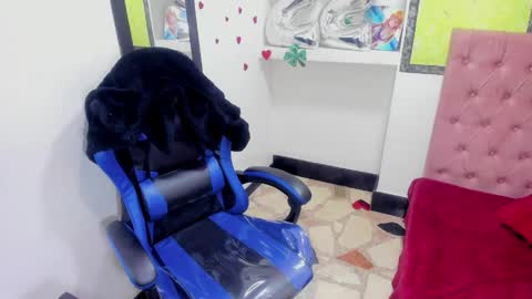       online show from April 8, 6:32 pm