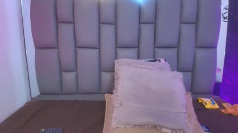 Mia online show from January 16, 12:12 pm