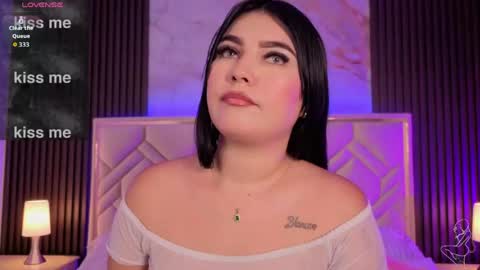 Miaa Farrel online show from April 14, 7:25 pm