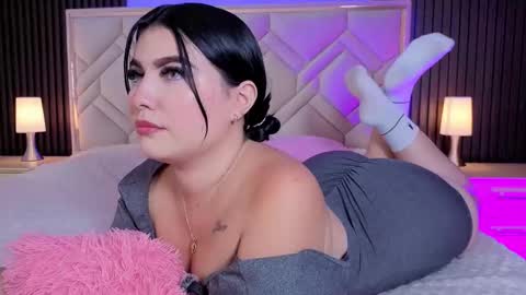 Miaa Farrel online show from March 3, 7:20 pm