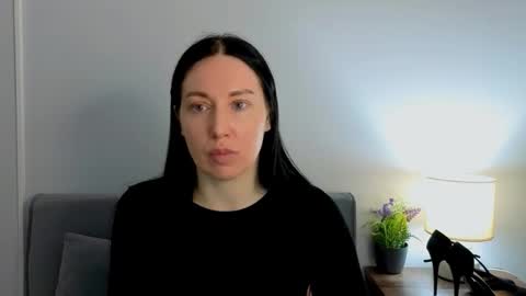 Mia online show from March 21, 4:34 pm