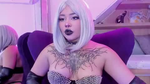 Mia online show from September 27, 4:08 am