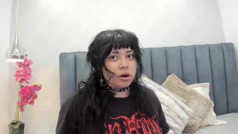 Mia online show from January 17, 7:21 pm