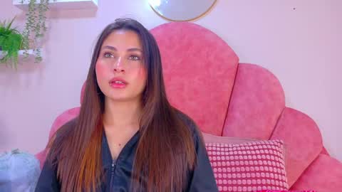 miaanderson__ online show from April 23, 11:39 am