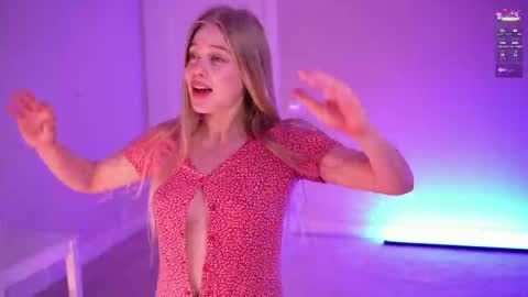 miablueye online show from April 6, 11:22 am