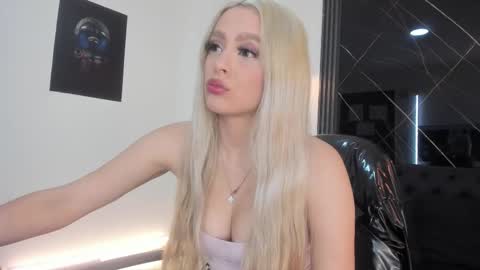 MiaCarper online show from February 4, 9:07 pm