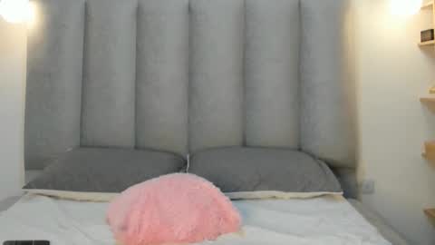 miacleark online show from April 2, 9:34 pm