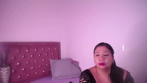 mia online show from June 5, 3:21 am