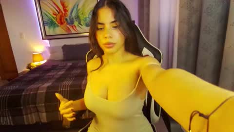 miafunny5 online show from January 8, 10:25 pm