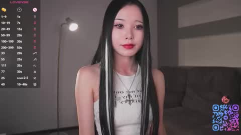 Mia online show from November 2, 8:40 am