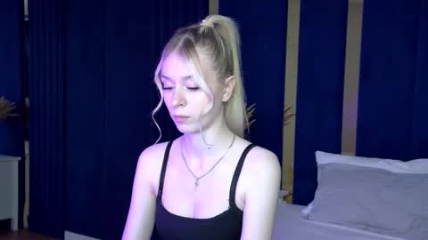 Mia online show from October 2, 5:51 pm