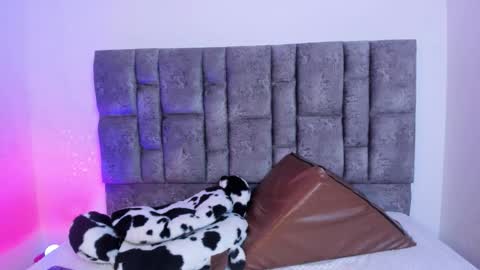 miah new independent model acount online show from November 14, 2:22 am